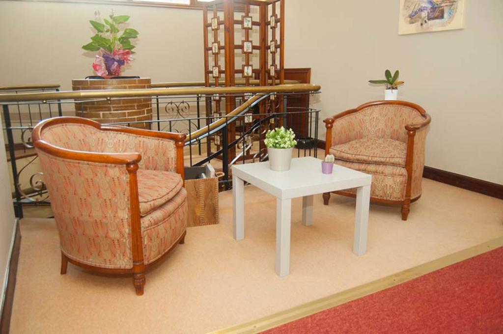 Hotel La Ronda กาสโตร-อูร์เดียเลส ภายนอก รูปภาพ